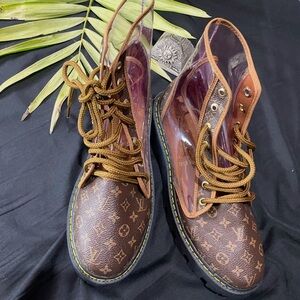 Stylish women Brown and Black Boots
Calidad premium